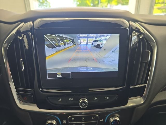 Pre-Owned 2023 Chevrolet Traverse LT - photo - 16