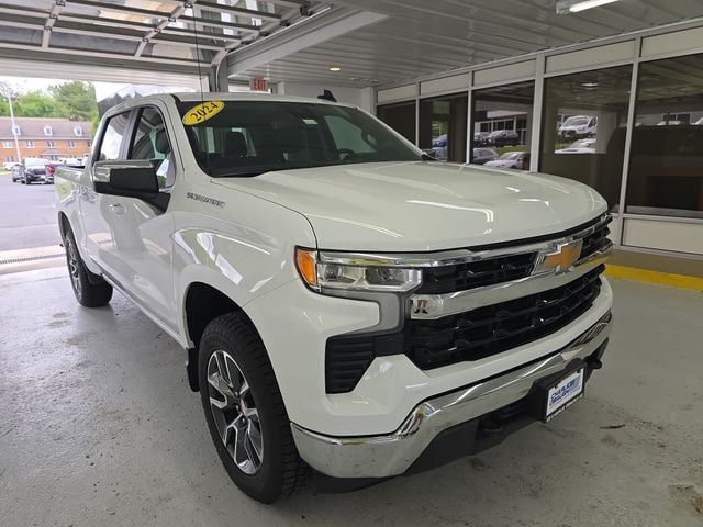 Pre-Owned 2024 Chevrolet Silverado 1500 LT - photo - 6