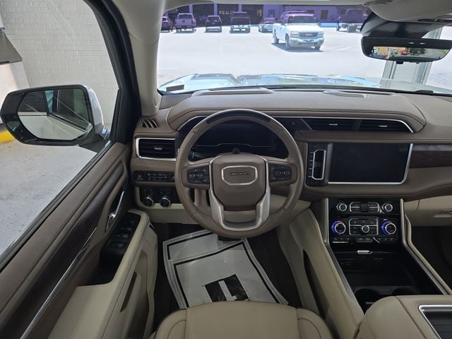 Pre-Owned 2024 GMC Yukon XL Denali - photo - 11