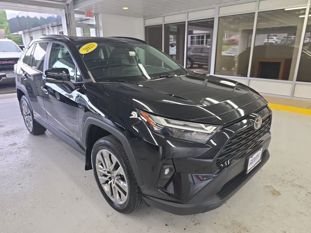 Pre-Owned 2023 Toyota RAV4 XLE Premium - photo - 6