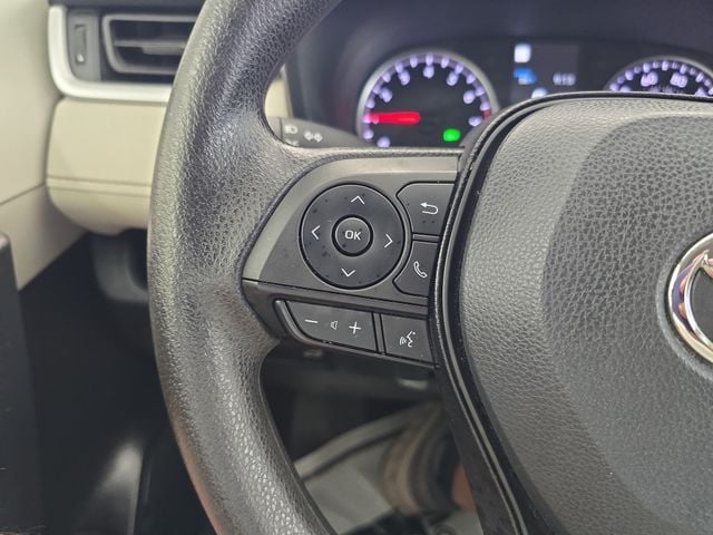 Pre-Owned 2022 Toyota RAV4 XLE - photo - 19