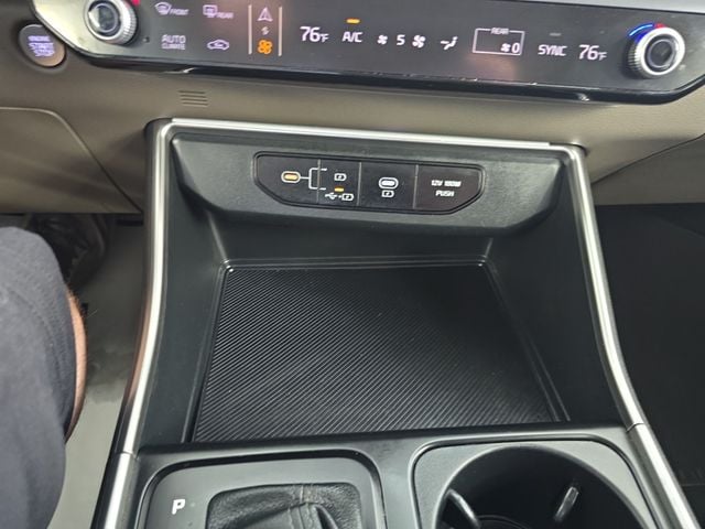 Pre-Owned 2025 Kia Carnival LXS - photo - 21