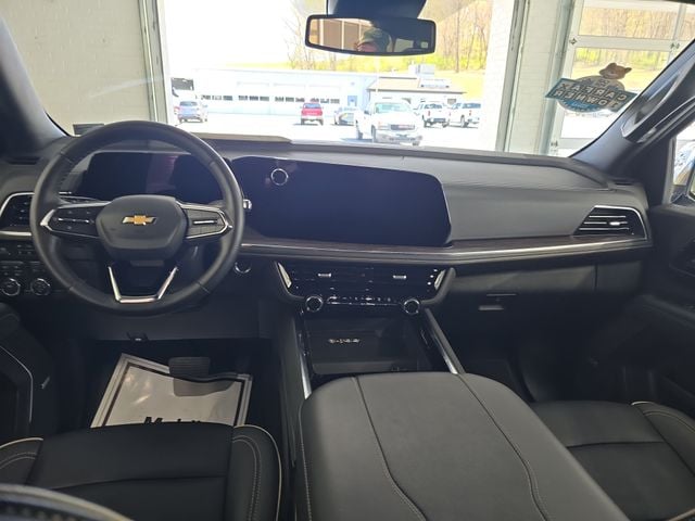 Pre-Owned 2025 Chevrolet Suburban Premier - photo - 10