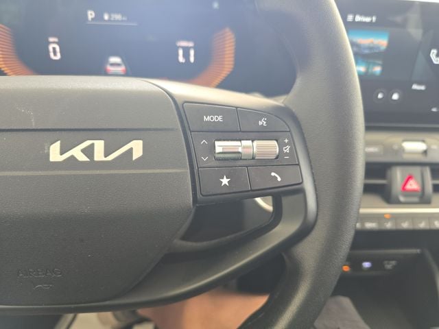 Pre-Owned 2025 Kia K4 LXS - photo - 17