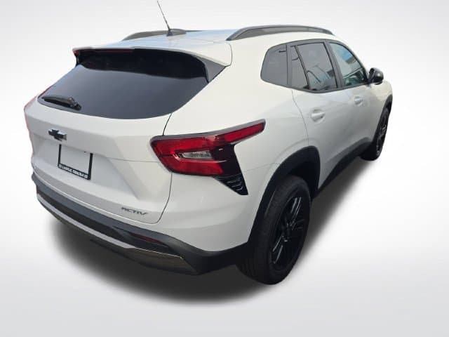 New 2026 Chevrolet Trax ACTIV - photo - 5