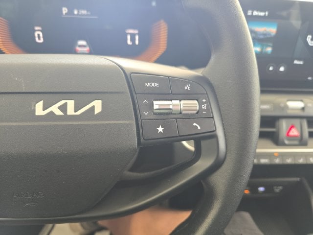 Pre-Owned 2025 Kia K4 LXS - photo - 17