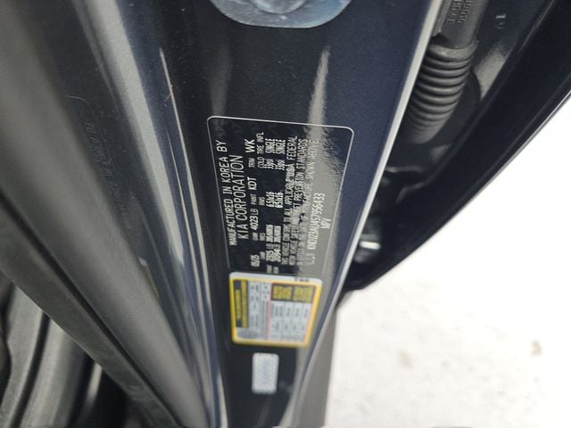 Pre-Owned 2025 Kia Soul LX - photo - 13
