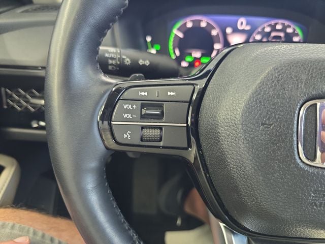 Pre-Owned 2025 Honda Accord Hybrid Touring - photo - 19