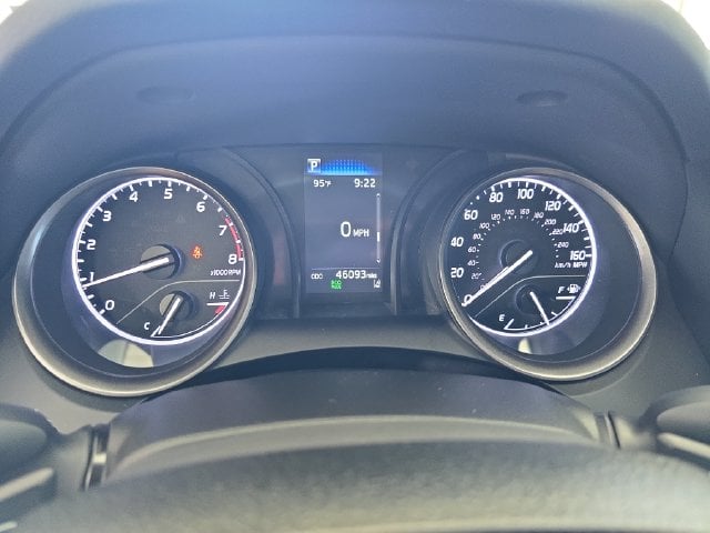 Pre-Owned 2022 Toyota Camry SE - photo - 16