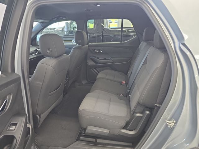 Pre-Owned 2023 Chevrolet Traverse LT - photo - 9
