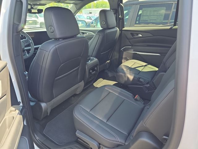New 2026 Chevrolet Traverse LT - photo - 9