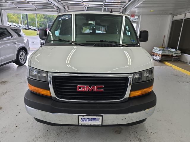 Pre-Owned 2025 GMC Savana 3500 LT - photo - 12