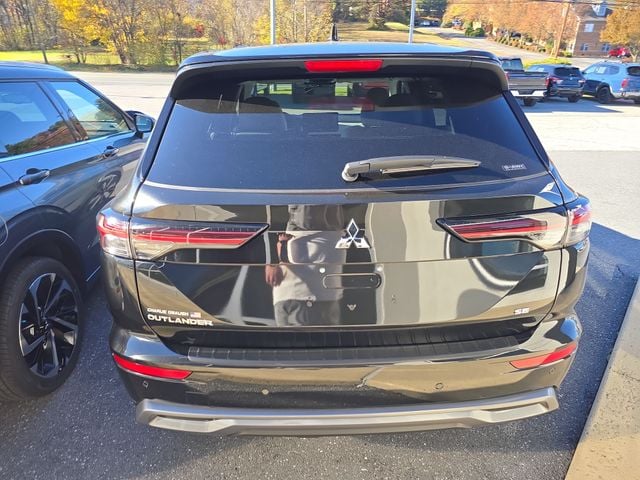 Pre-Owned 2025 Mitsubishi Outlander SE - photo - 3