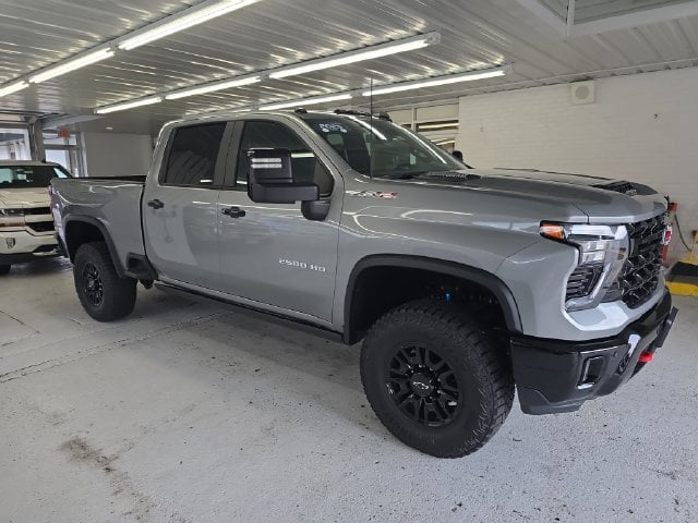 Pre-Owned 2025 Chevrolet Silverado 2500HD ZR2 - photo - 5