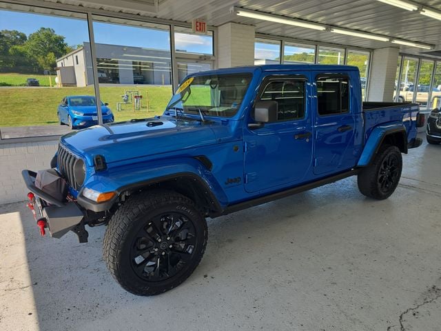 Pre-Owned 2025 Jeep Gladiator Nighthawk - photo - 1