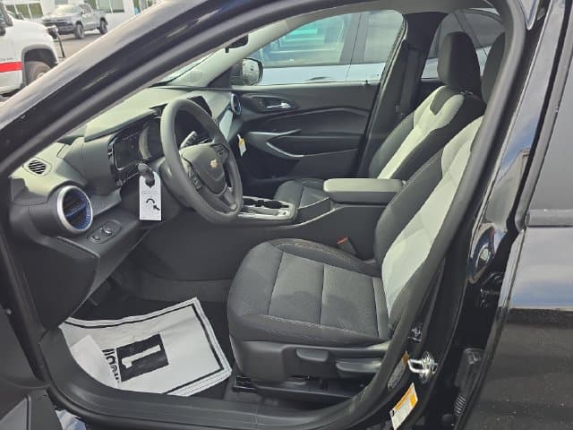 New 2026 Chevrolet Trax LS - photo - 12