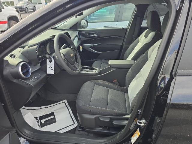 New 2026 Chevrolet Trax LS - photo - 12