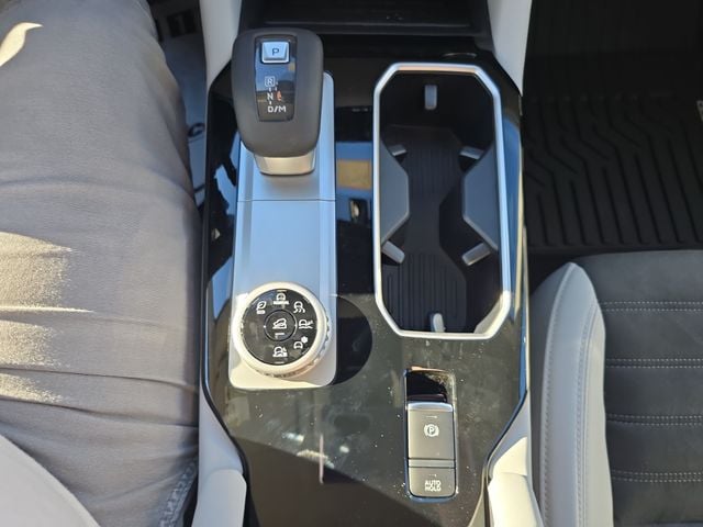 Pre-Owned 2025 Mitsubishi Outlander SE - photo - 19