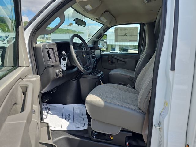 New 2025 Chevrolet Express 3500 Work Van - photo - 8