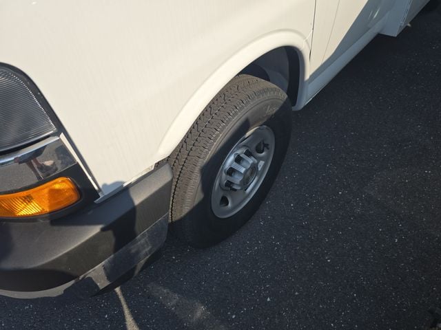 New 2026 Chevrolet Express 3500 Work Van - photo - 9