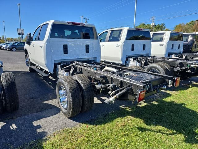 New 2026 Chevrolet Silverado 3500HD LT - photo - 2