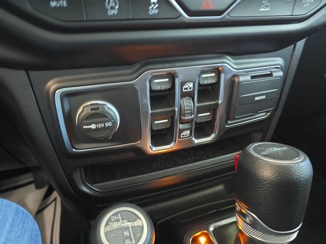 Pre-Owned 2022 Jeep Gladiator Sport - photo - 21