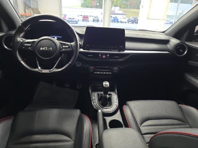 Pre-Owned 2023 Kia Forte GT - photo - 10