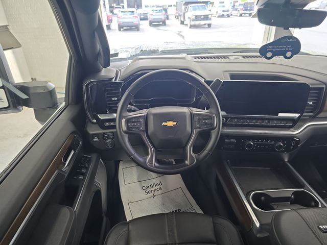 Pre-Owned 2025 Chevrolet Silverado 2500HD High Country - photo - 11