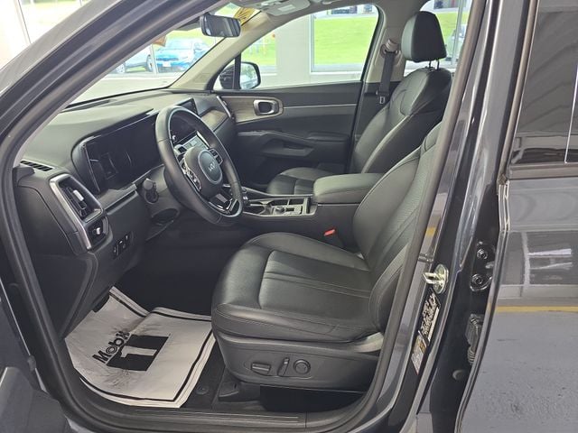Pre-Owned 2023 Kia Sorento X-Line EX - photo - 13