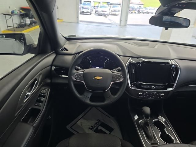 Pre-Owned 2023 Chevrolet Traverse LT - photo - 12