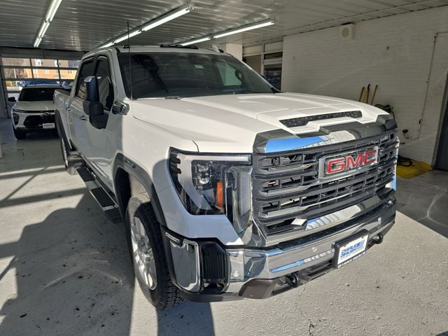 Pre-Owned 2024 GMC Sierra 2500HD SLT - photo - 6