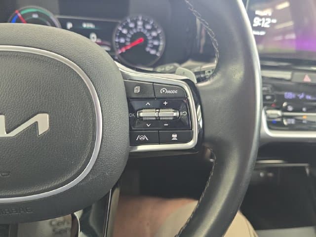 Pre-Owned 2023 Kia Sorento Hybrid EX - photo - 17
