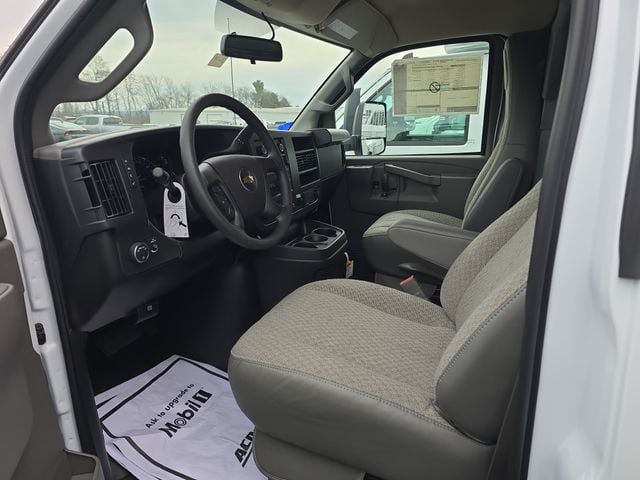 New 2025 Chevrolet Express 3500 Work Van - photo - 9