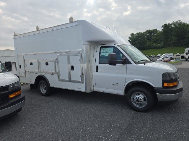 New 2025 GMC Savana Cutaway 4500 4500 Van - photo - 5