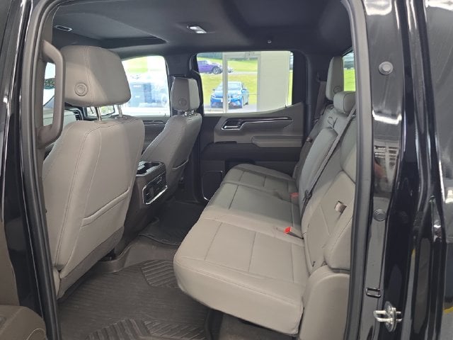 Pre-Owned 2024 Chevrolet Silverado 1500 LTZ - photo - 9