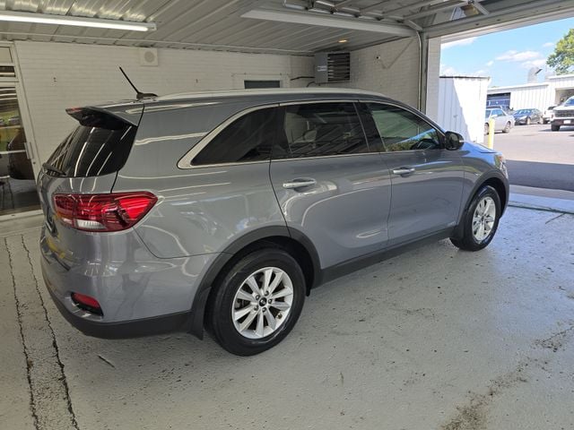 Pre-Owned 2020 Kia Sorento LX - photo - 5