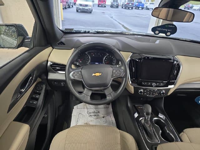 Pre-Owned 2023 Chevrolet Traverse LT - photo - 11