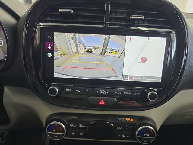 Pre-Owned 2024 Kia Soul EX - photo - 16