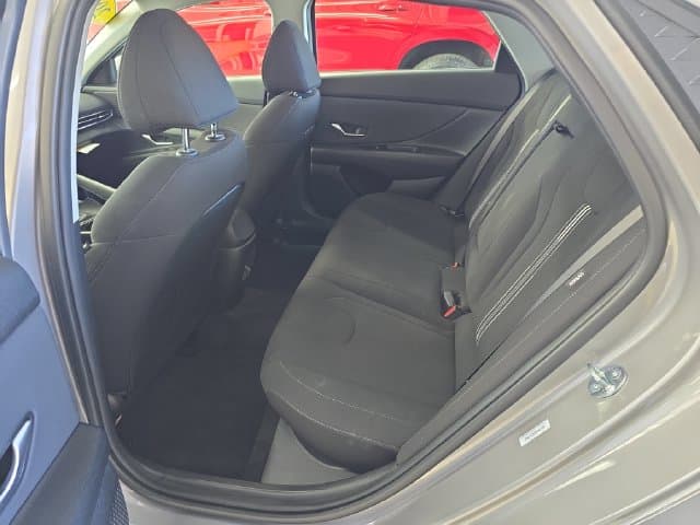 Pre-Owned 2025 Hyundai Elantra SEL Convenience - photo - 9