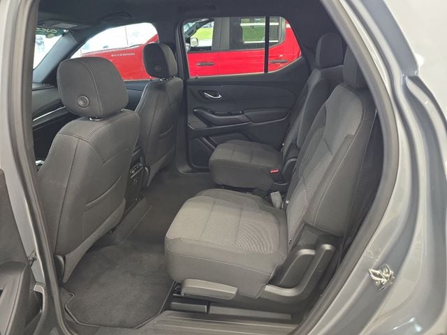 Pre-Owned 2023 Chevrolet Traverse LT - photo - 9