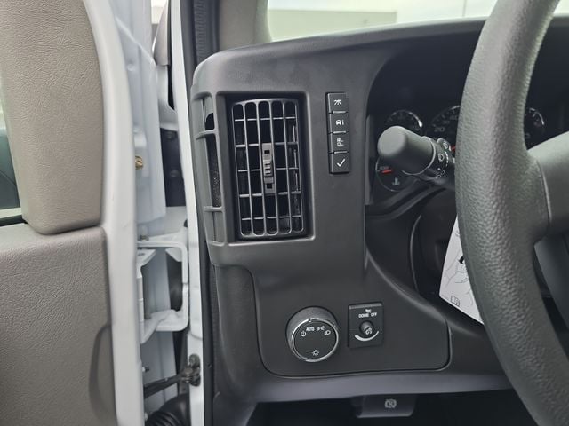 New 2025 Chevrolet Express 3500 Work Van - photo - 14