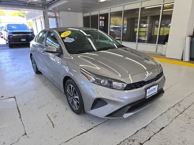 Pre-Owned 2024 Kia Forte LXS - photo - 6