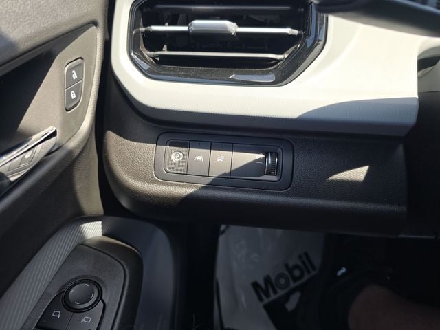 New 2027 Chevrolet Bolt EV LT - photo - 18