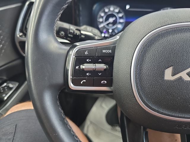 Pre-Owned 2023 Kia Sorento SX - photo - 18