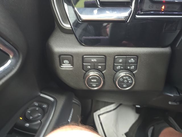 Pre-Owned 2024 Chevrolet Silverado 1500 RST - photo - 19
