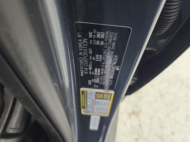 Pre-Owned 2025 Kia Soul LX - photo - 13