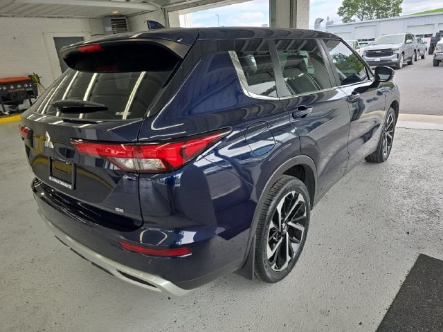 Pre-Owned 2023 Mitsubishi Outlander SE - photo - 5