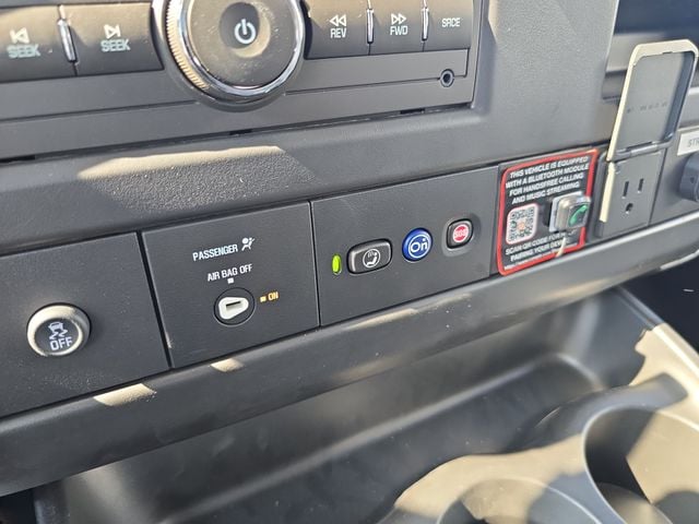 New 2026 Chevrolet Express 3500 Work Van - photo - 18