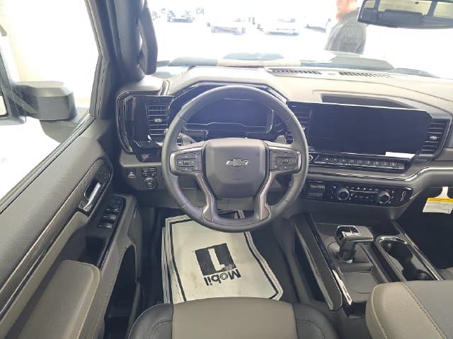 Pre-Owned 2024 Chevrolet Silverado 1500 ZR2 - photo - 11