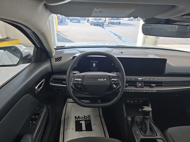 Pre-Owned 2025 Kia K4 LXS - photo - 11